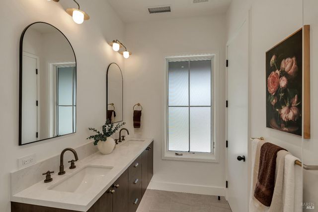 25 Sylvia Dr, Glen Ellen, CA 95442