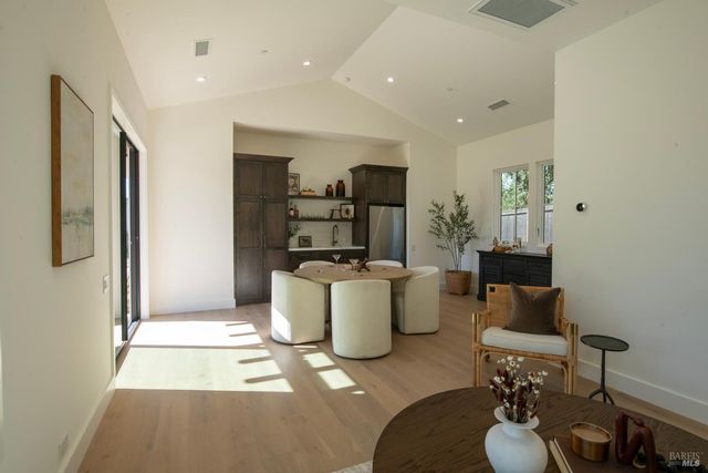 25 Sylvia Dr, Glen Ellen, CA 95442