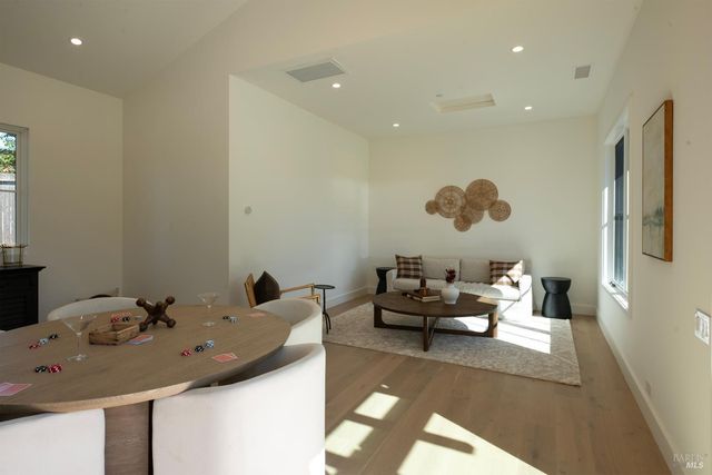 25 Sylvia Dr, Glen Ellen, CA 95442