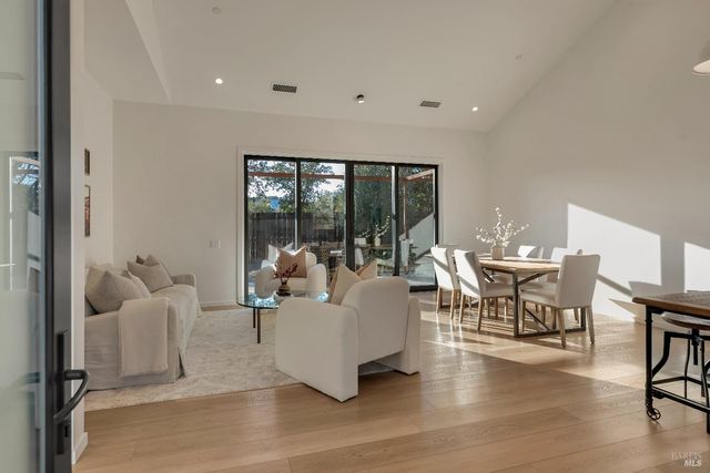 25 Sylvia Dr, Glen Ellen, CA 95442