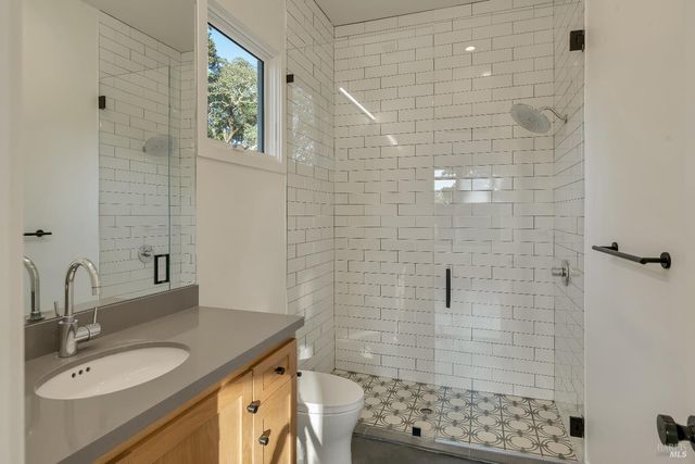 25 Sylvia Dr, Glen Ellen, CA 95442