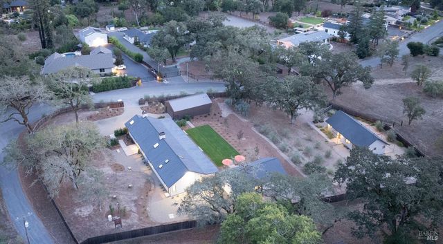 25 Sylvia Dr, Glen Ellen, CA 95442