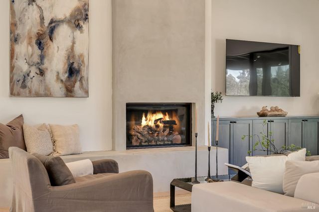 25 Sylvia Dr, Glen Ellen, CA 95442