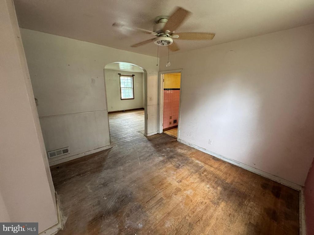 8830 BAKER AVE, Parkville, MD 21234