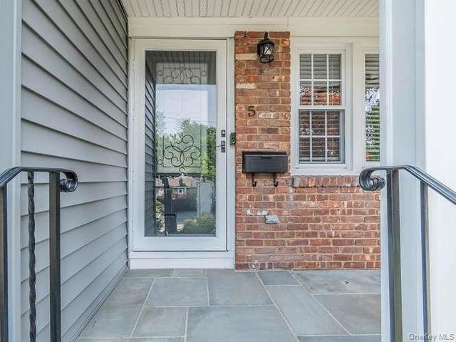 5 Central Avenue, Glen Cove, NY 11542