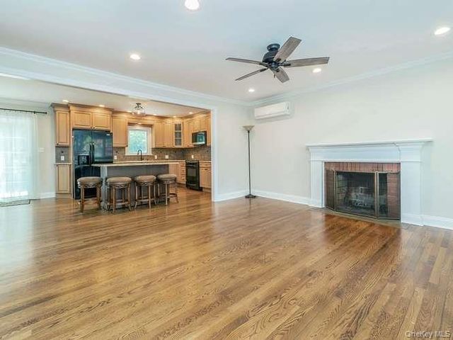 5 Central Avenue, Glen Cove, NY 11542