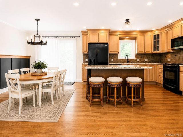 5 Central Avenue, Glen Cove, NY 11542