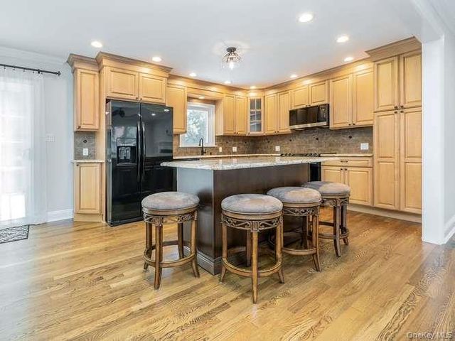 5 Central Avenue, Glen Cove, NY 11542