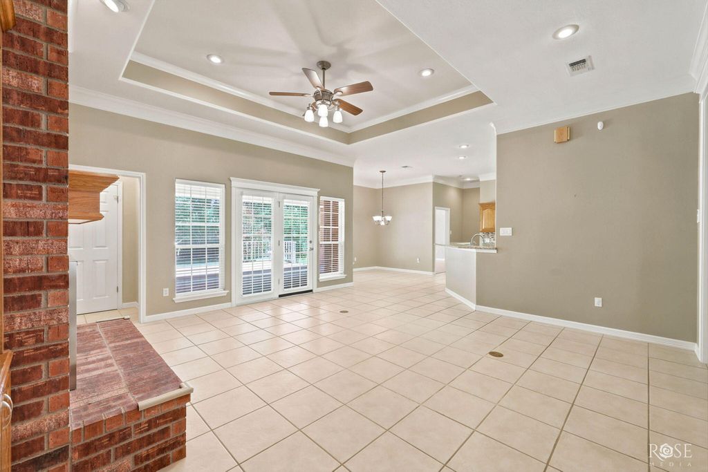 Image 11 of property listing at 6030 Kingsbridge Drive, San Angelo, TX 76901