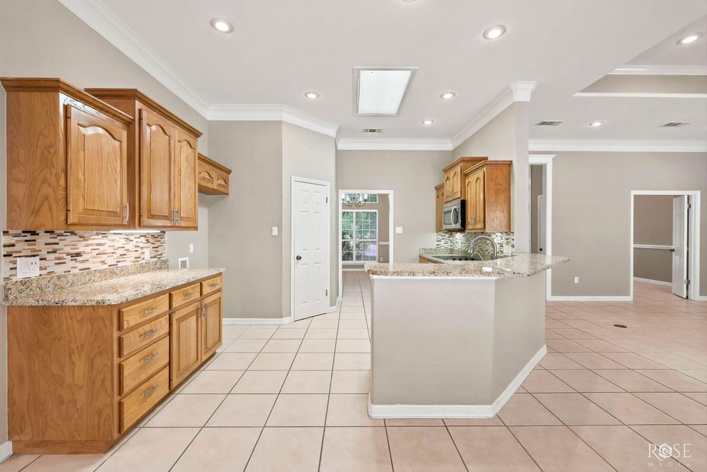 Image 14 of property listing at 6030 Kingsbridge Drive, San Angelo, TX 76901