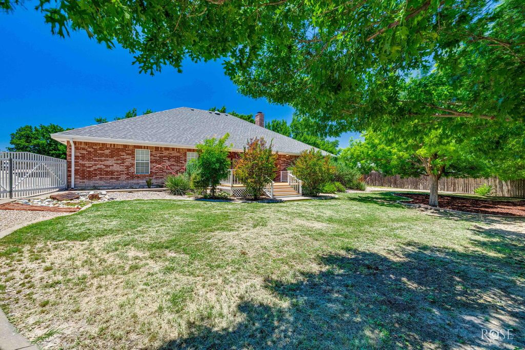 Image 38 of property listing at 6030 Kingsbridge Drive, San Angelo, TX 76901