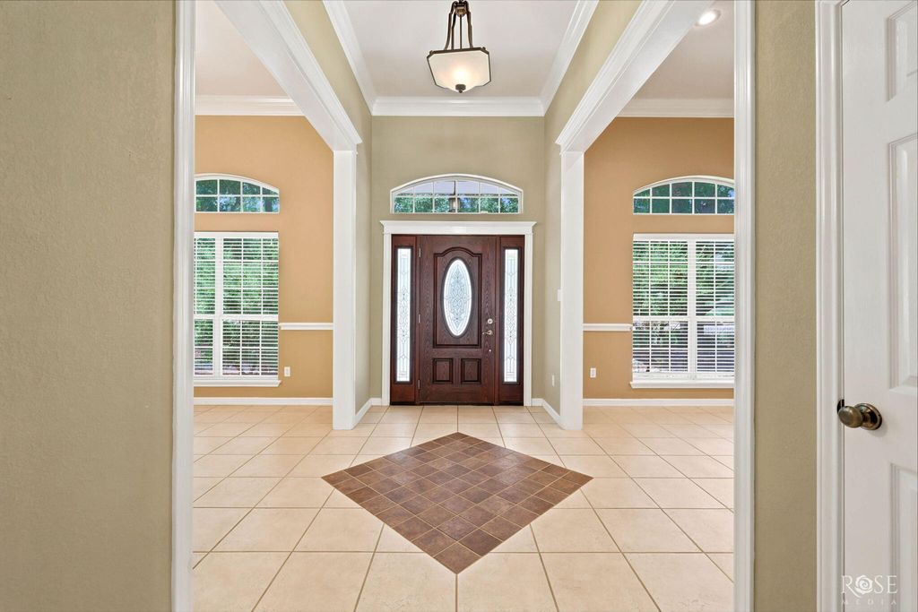 Image 9 of property listing at 6030 Kingsbridge Drive, San Angelo, TX 76901