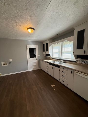 1719 North Weller Avenue, Springfield, MO 65803