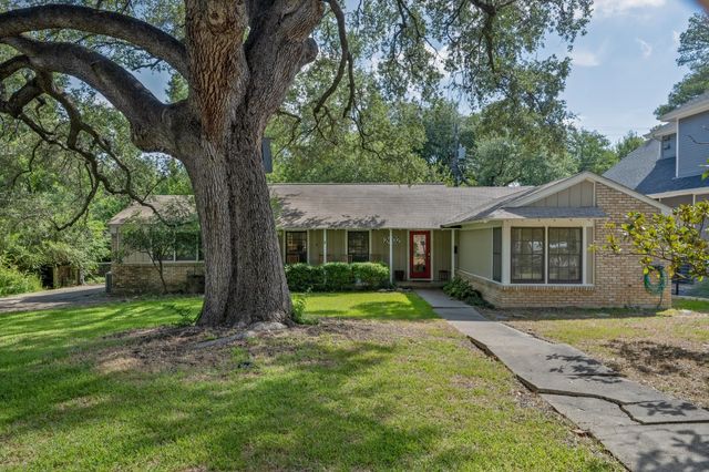 2402 Elmglen DR, Austin, TX 78704