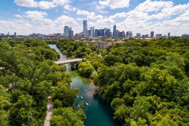 2402 Elmglen DR, Austin, TX 78704