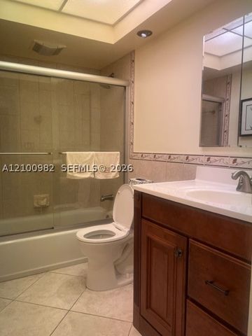 2871 Somerset Dr 218, Lauderdale Lakes, FL 33311