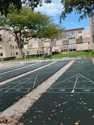 2871 Somerset Dr 218, Lauderdale Lakes, FL 33311