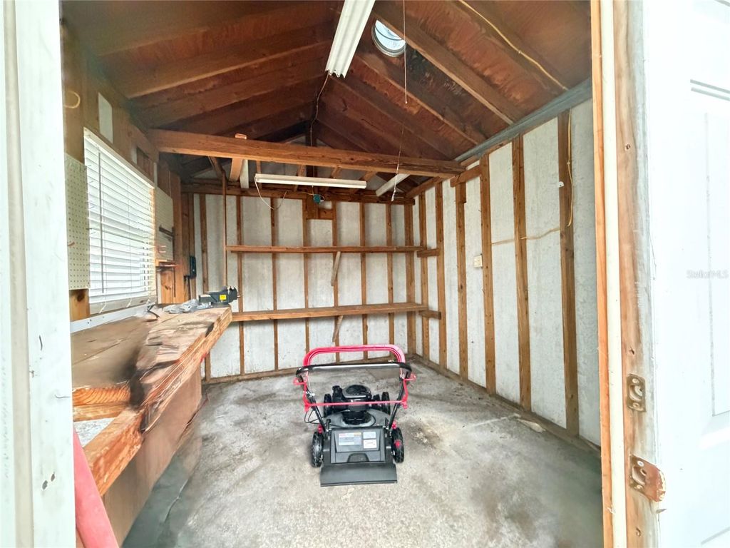Image 12 of property listing at 3306 W BURKE STREET, Tampa, FL 33614
