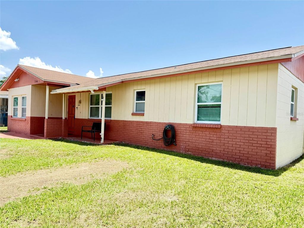 Image 3 of property listing at 3306 W BURKE STREET, Tampa, FL 33614