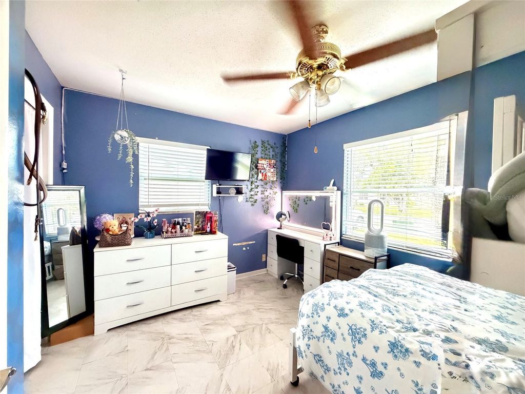 Image 27 of property listing at 3306 W BURKE STREET, Tampa, FL 33614