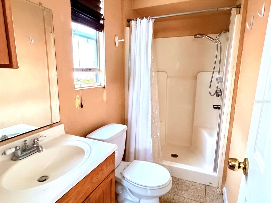 Image 36 of property listing at 3306 W BURKE STREET, Tampa, FL 33614