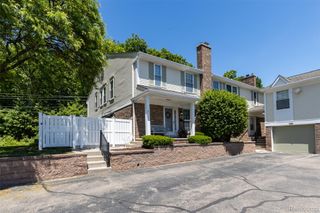 42126 Pellston Drive, Novi, MI 48167