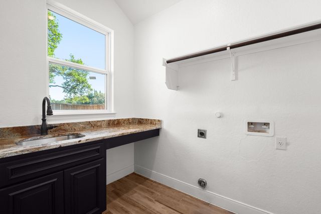 128 Hiram Cook, Blanco, TX 78606