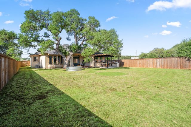 128 Hiram Cook, Blanco, TX 78606