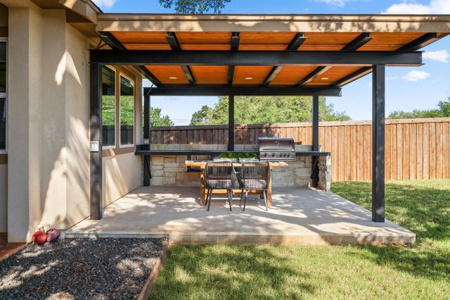 128 Hiram Cook, Blanco, TX 78606