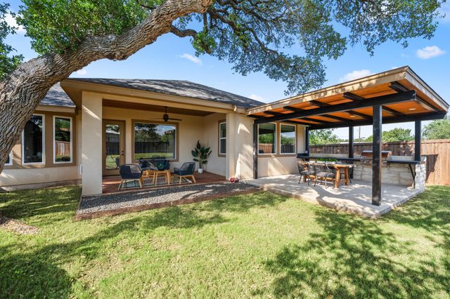 128 Hiram Cook, Blanco, TX 78606