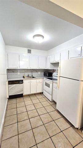 13155 SW 7th Ct 109E, Pembroke Pines, FL 33027
