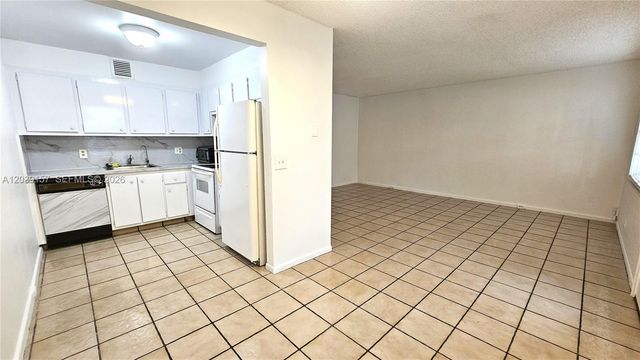 13155 SW 7th Ct 109E, Pembroke Pines, FL 33027