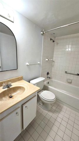 13155 SW 7th Ct 109E, Pembroke Pines, FL 33027