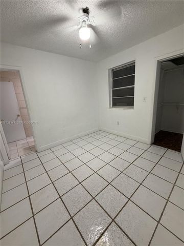 7200 SW 22nd St, Miami, FL 33155