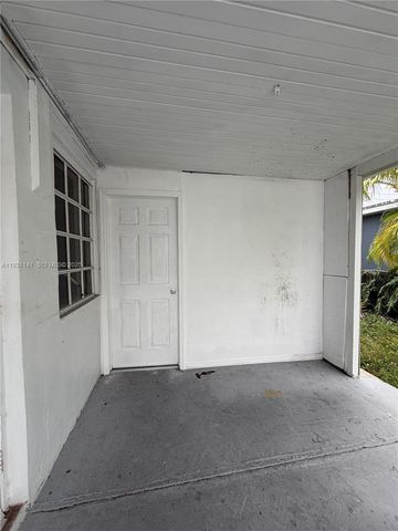 7200 SW 22nd St, Miami, FL 33155