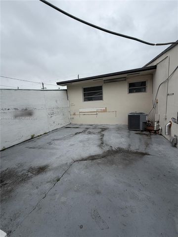 7200 SW 22nd St, Miami, FL 33155