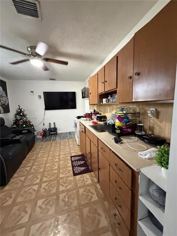 7200 SW 22nd St, Miami, FL 33155