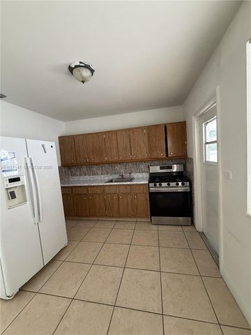 7200 SW 22nd St, Miami, FL 33155