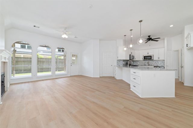 7915 Quail Meadow Drive, Houston, TX 77071