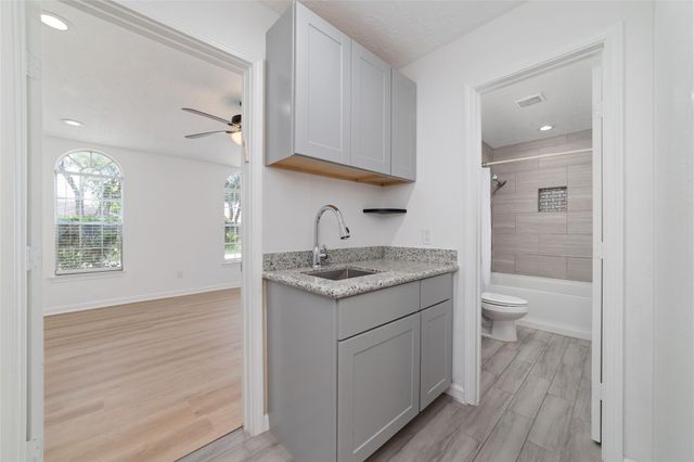 7915 Quail Meadow Drive, Houston, TX 77071