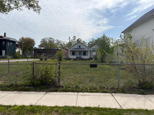 1296 Sanford Street, Muskegon City, MI 49441