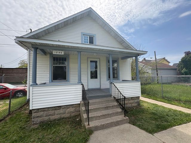 1296 Sanford Street, Muskegon City, MI 49441