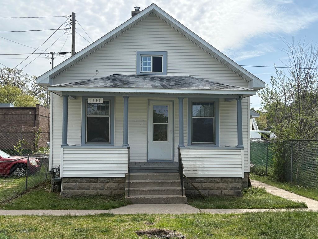 1296 Sanford Street, Muskegon City, MI 49441