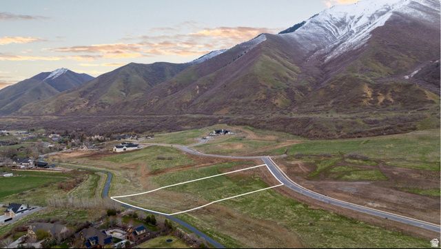 2042 S VALLEY DR, Mapleton, UT 84664