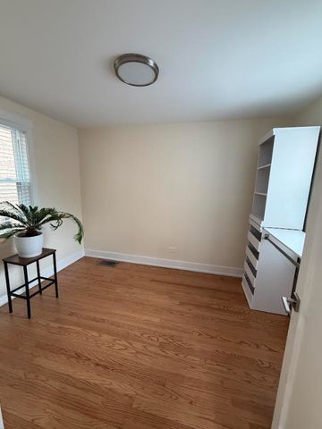 6014 W Fletcher Street, Chicago, IL 60634