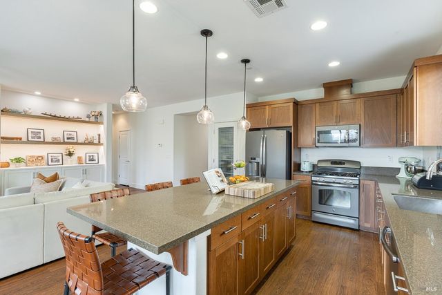 226 Saffron Ct, Napa, CA 94559