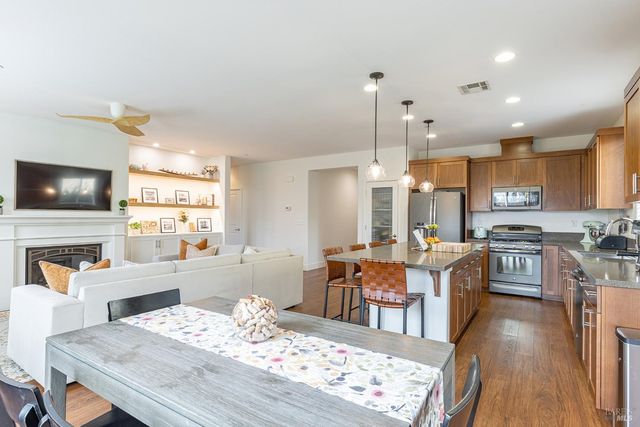 226 Saffron Ct, Napa, CA 94559