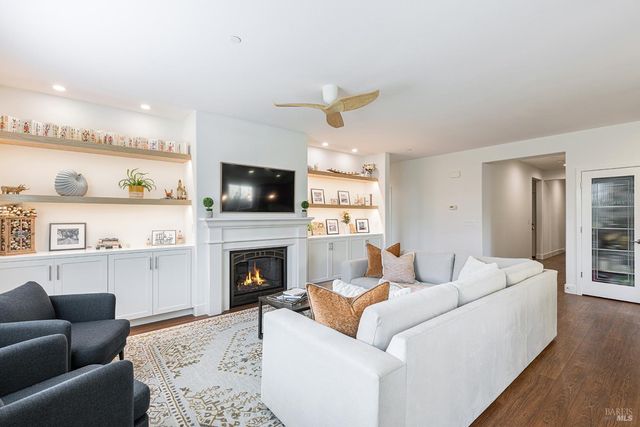 226 Saffron Ct, Napa, CA 94559