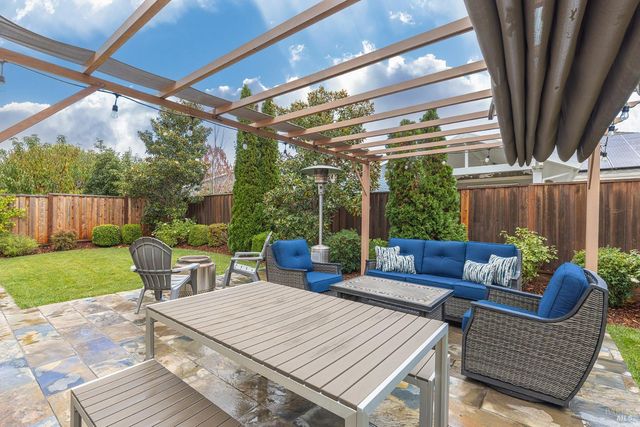 226 Saffron Ct, Napa, CA 94559