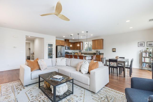 226 Saffron Ct, Napa, CA 94559